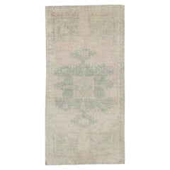 Mini tapis turc vintage noué à la main 1'6" x 3'5" n° 9015