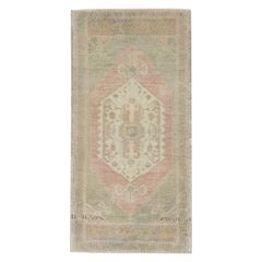 Mini tapis turc vintage noué à la main 1'9" x 3'6" n° 9092