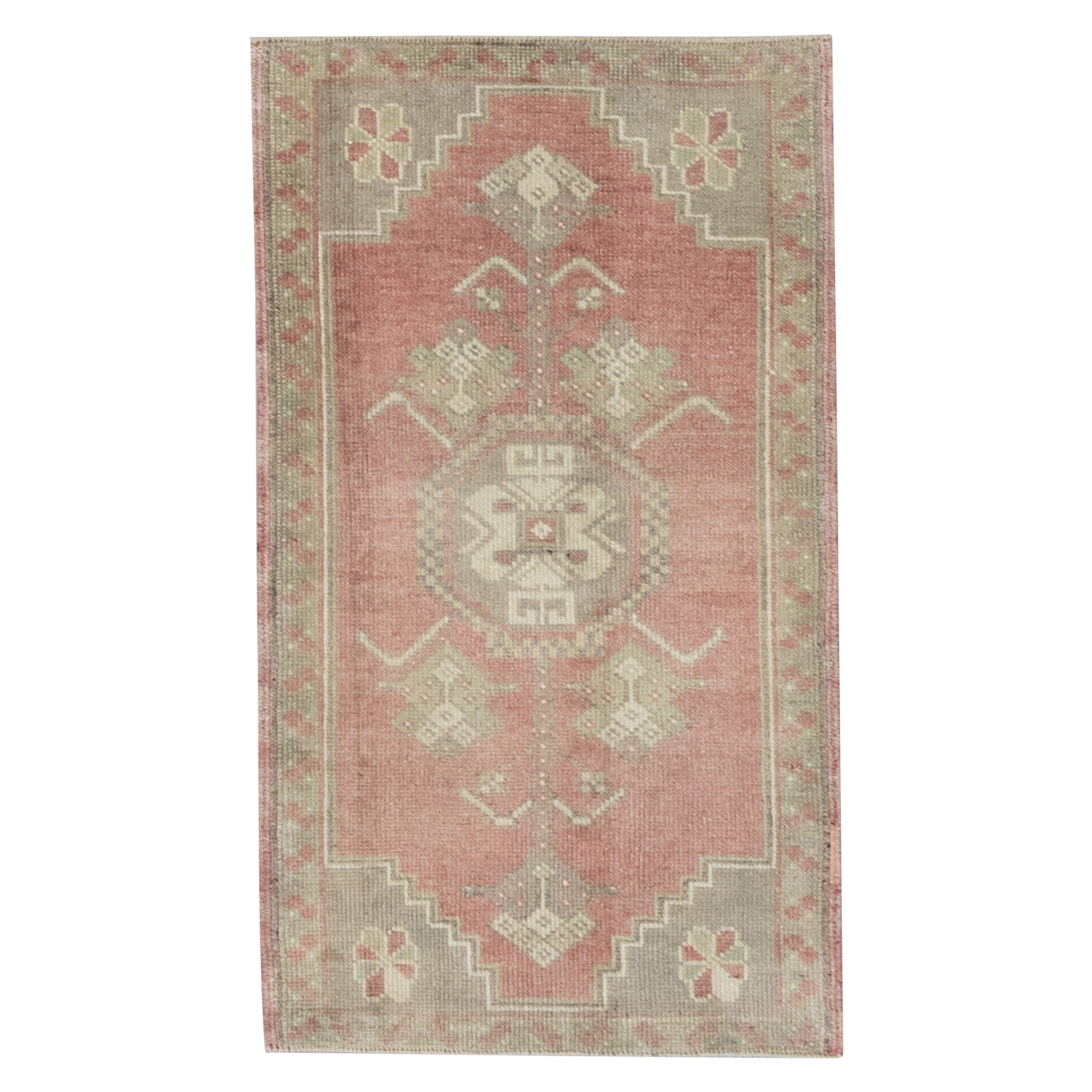 Oriental Hand Knotted Vintage Turkish Mini Rug 1'7" x 2'8" #9110 For Sale