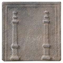 Antike französische „Pillars of Freedom“-Kaminplatten mit Kaminschirm und Rückseite, 18. - 19. Jahrhundert.