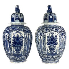 Grandes jarres de Delft bleues et blanches 18ème siècle Pays-Bas vers 1780