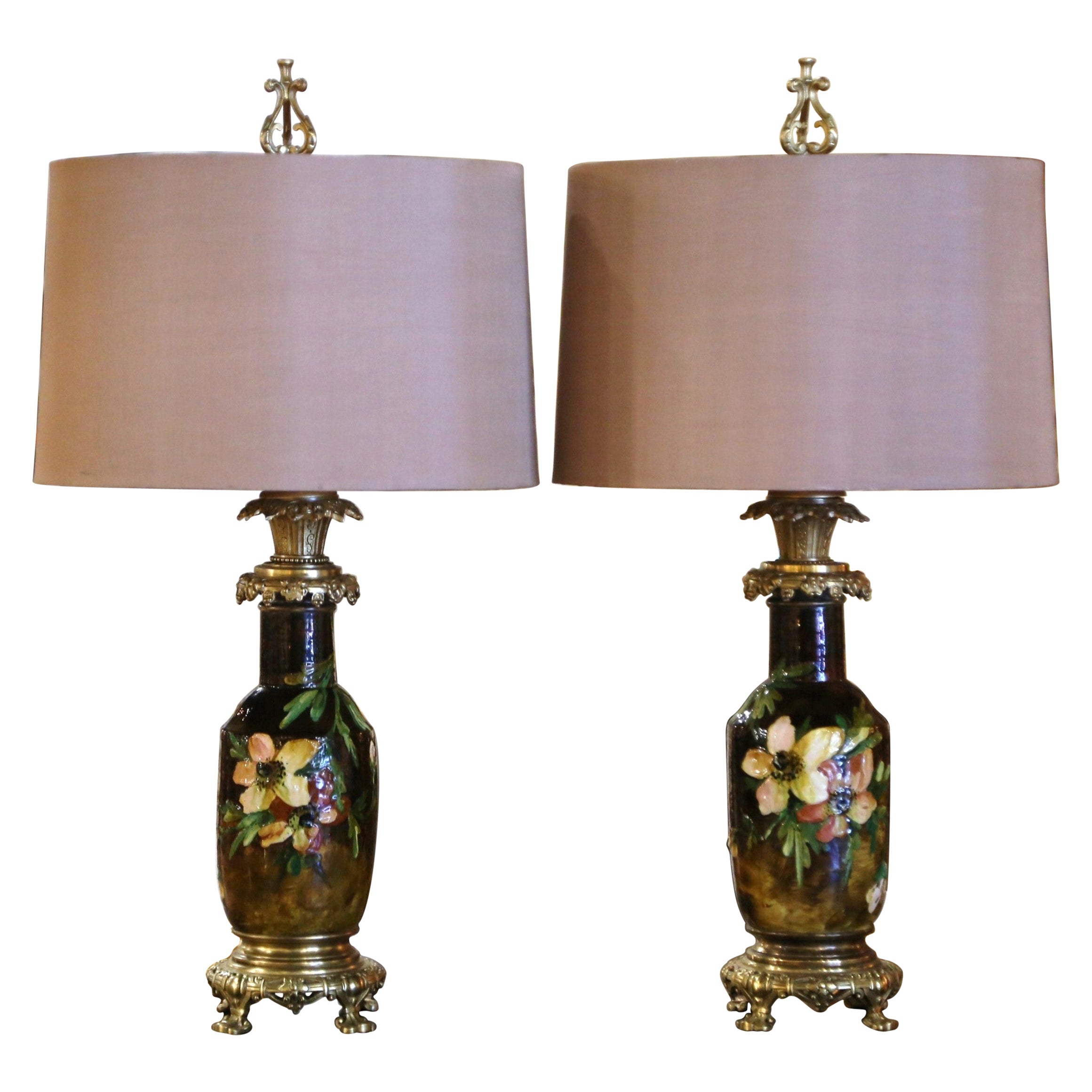 Paire de lampes de table françaises du 19ème siècle en faïence peinte et bronze de Montigny