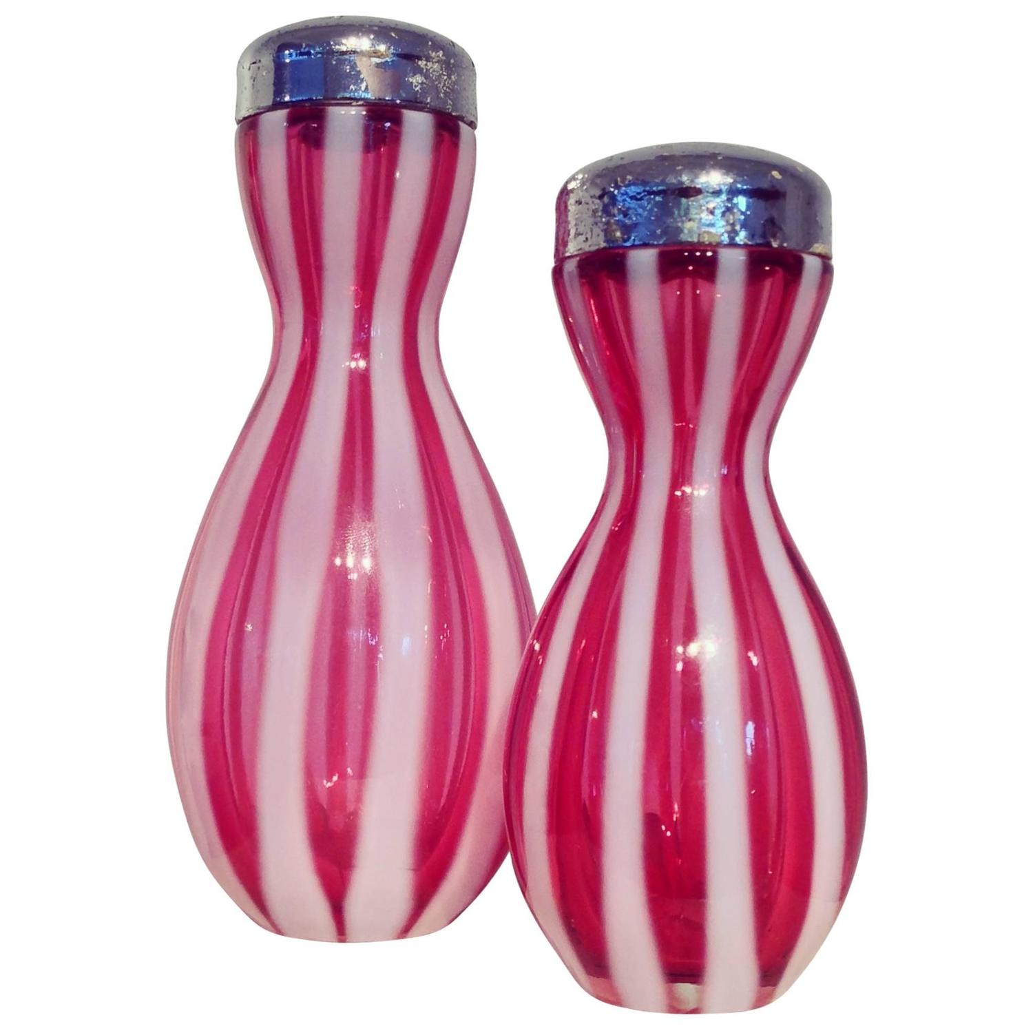 Fenton Art Glass Salt and Pepper Shakers, circa 1953 For Sale at 1stdibs