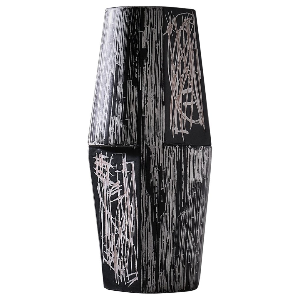 Large Geometric shaped ceramic vase by Victor Cerrato, Italy 1960s For Sale
