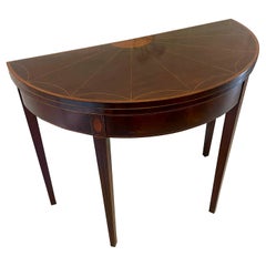 Table console en forme de demi-lune en acajou et marqueterie de bois satiné de qualité ancienne