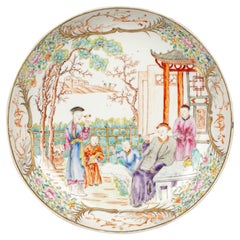 Plat circulaire en porcelaine d'exportation chinoise, vers 1760