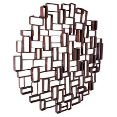 MCM Brutalistische geometrische Wandskulptur aus lackiertem Stahl im Used-Look