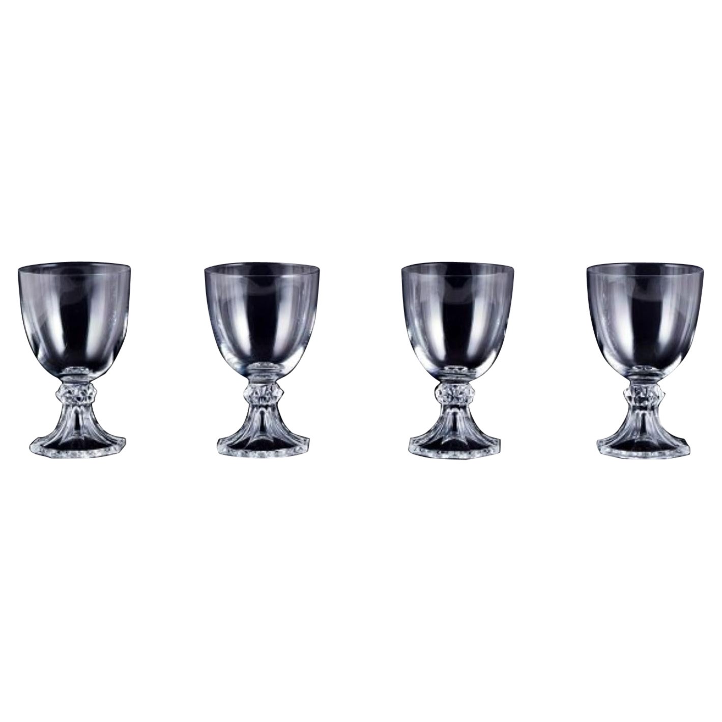 Val Saint Lambert, Belgium. Set of four red wine glasses in crystal glass. For Sale