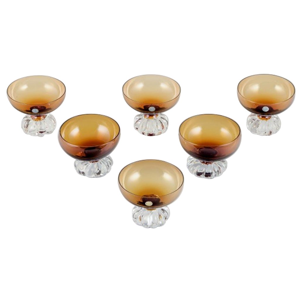 Åseda Glasbruk. Six cocktail glasses/dessert bowls in mouth-blown art glass For Sale