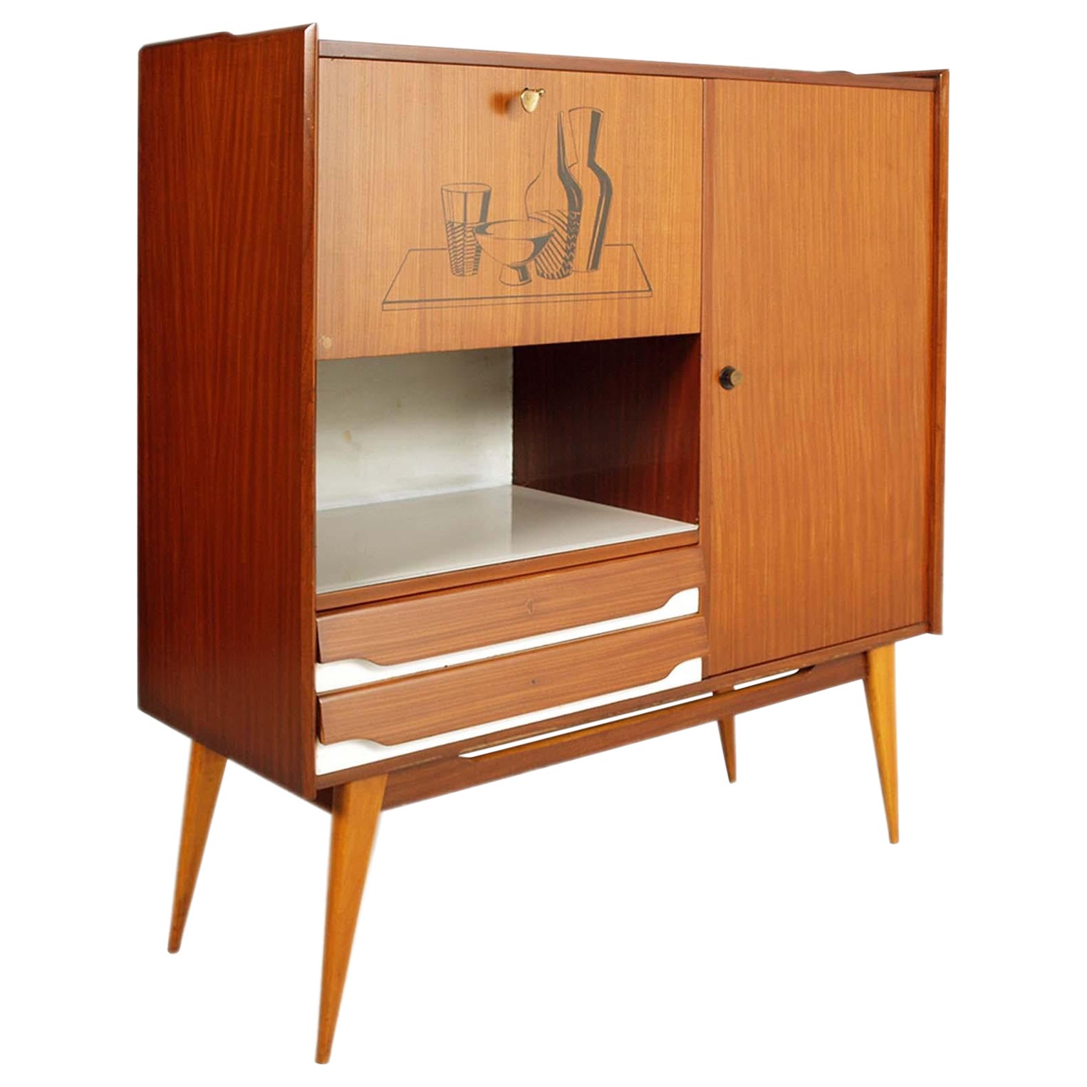 Buffet Dry bar des années 1960 par Mobile di Cantù, Ico & Luisa Parisi attribué en noyer