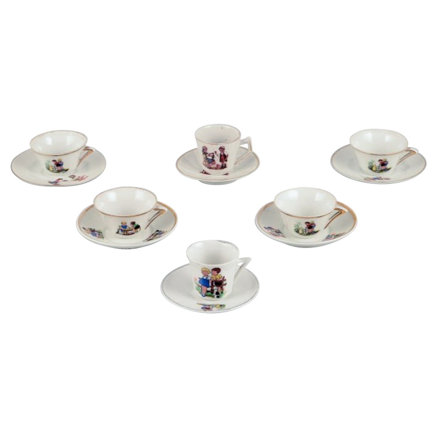 French dolls dinnerware/childrens tea set in porcelain.  For Sale
