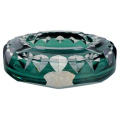 Retro Val St. Lambert, Belgium. Faceted cigar ashtray in green and clear glass. 