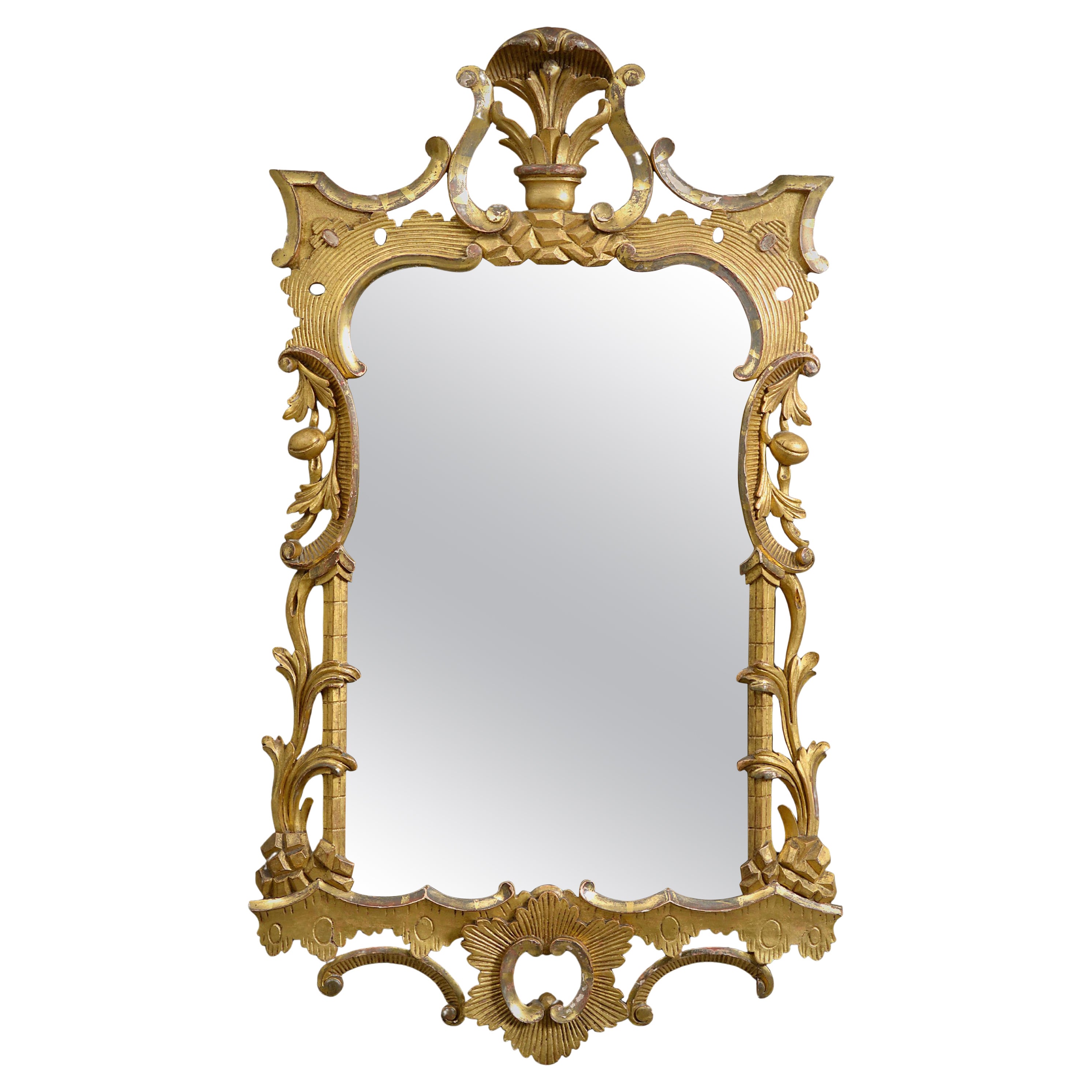 Miroir en bois doré de style George II en vente