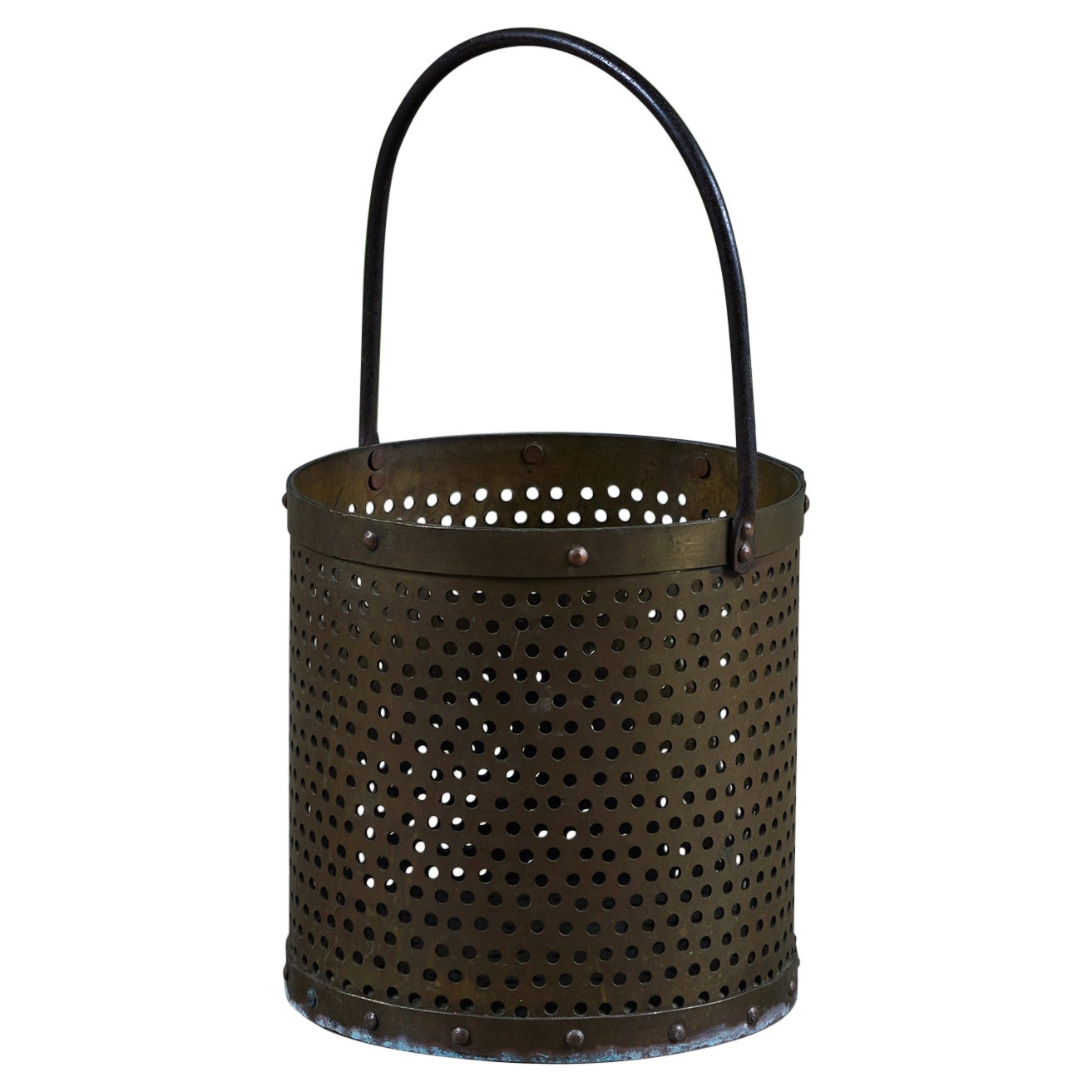 Secchio in ottone perforato