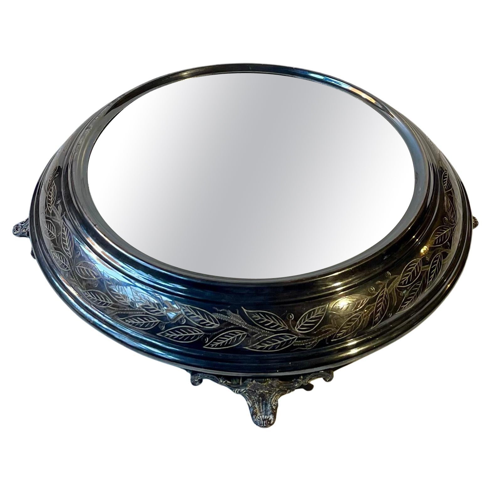 French Vanity Plateaux Mirror - Tray in Engraved Silver Plate, 1920s For Sale