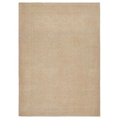 Tapis persan Mahal beige à motifs floraux, de Rug & Kilim