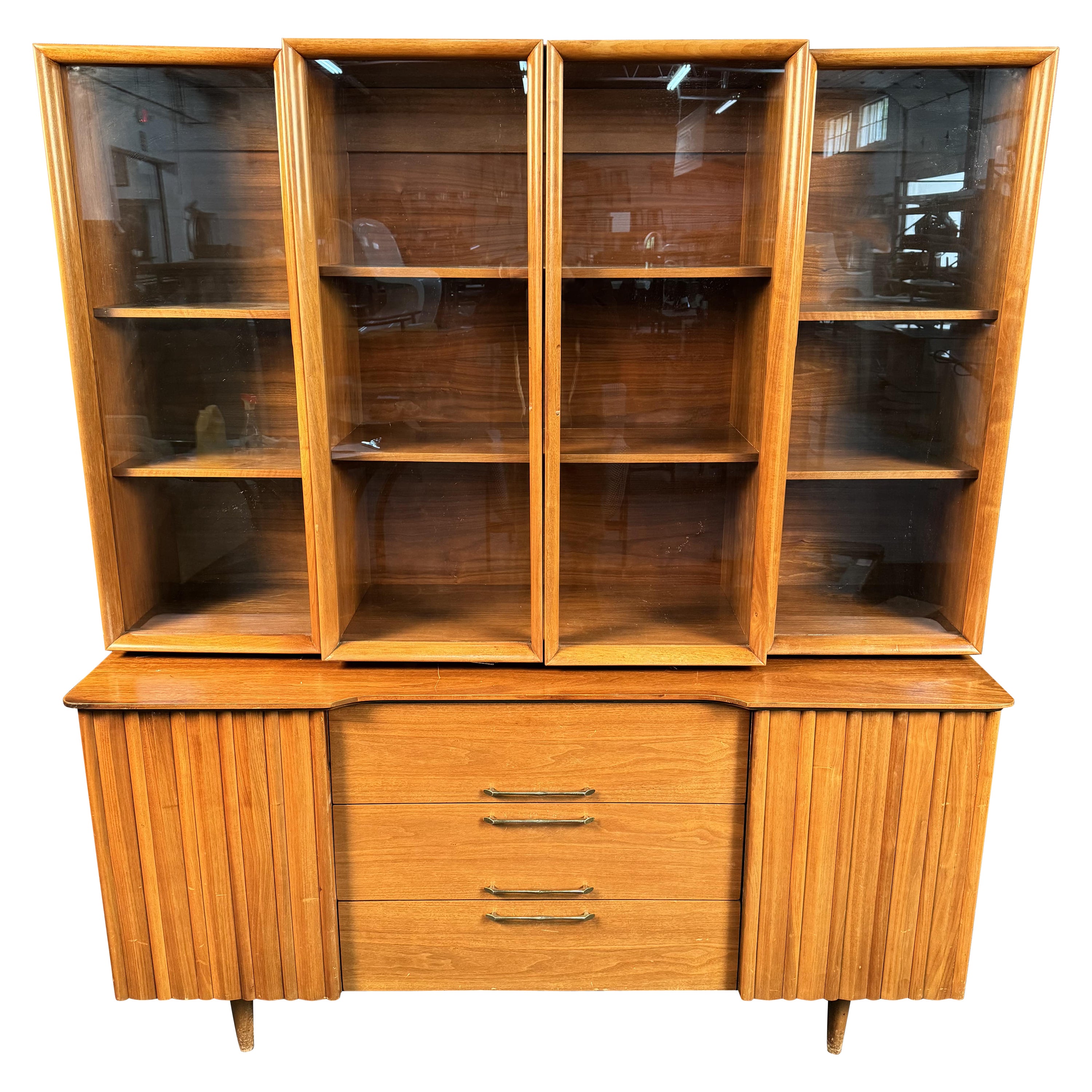 Young Manufacturing Mid-Century Walnut Sideboard and Hutch For Sale