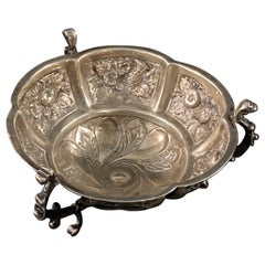 A Victorian 1898 hallmarked sterling silver footed dish by Mappin & Webb London