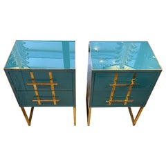 Tables de nuit vintage en verre opalin turquoise, poignées et incrustations en laiton, 1980