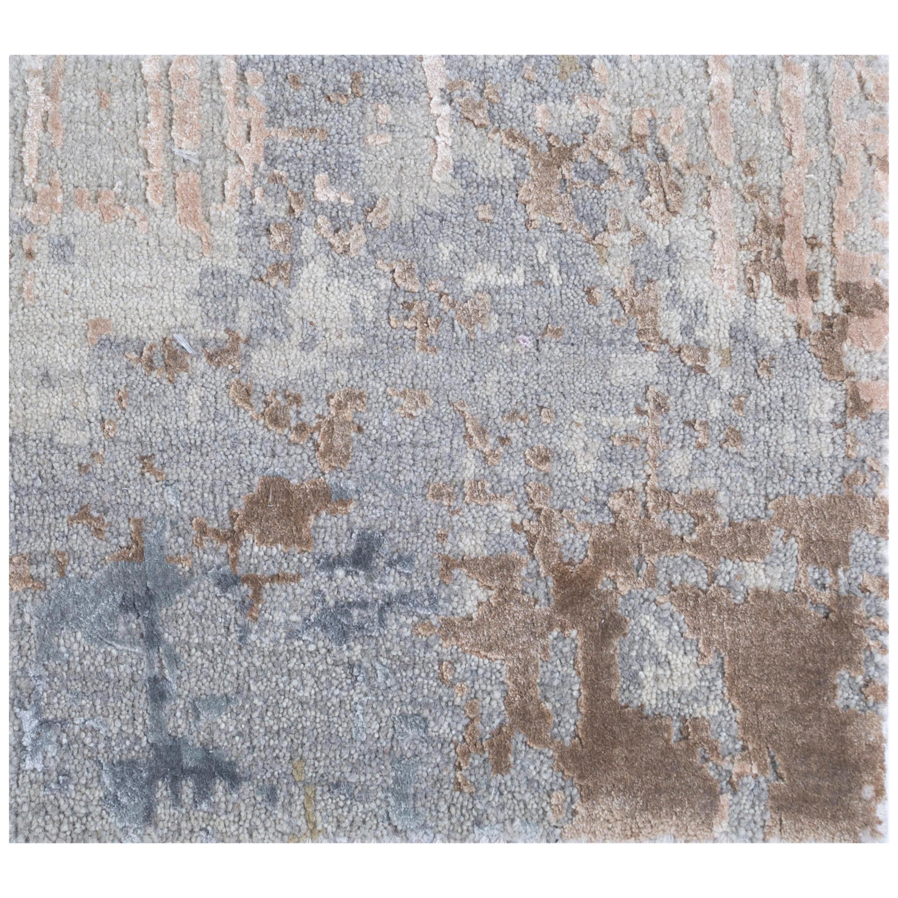 Artisanal Serenity Antique White & Soft Gray 240x300 cm Handknotted Rug For Sale