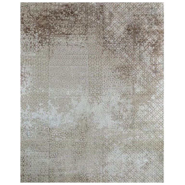Enchanted Rustic Reverie Antikes Weiß & Dunkles Elfenbein 240x300 cm Handgeknüpfter Teppich im Angebot