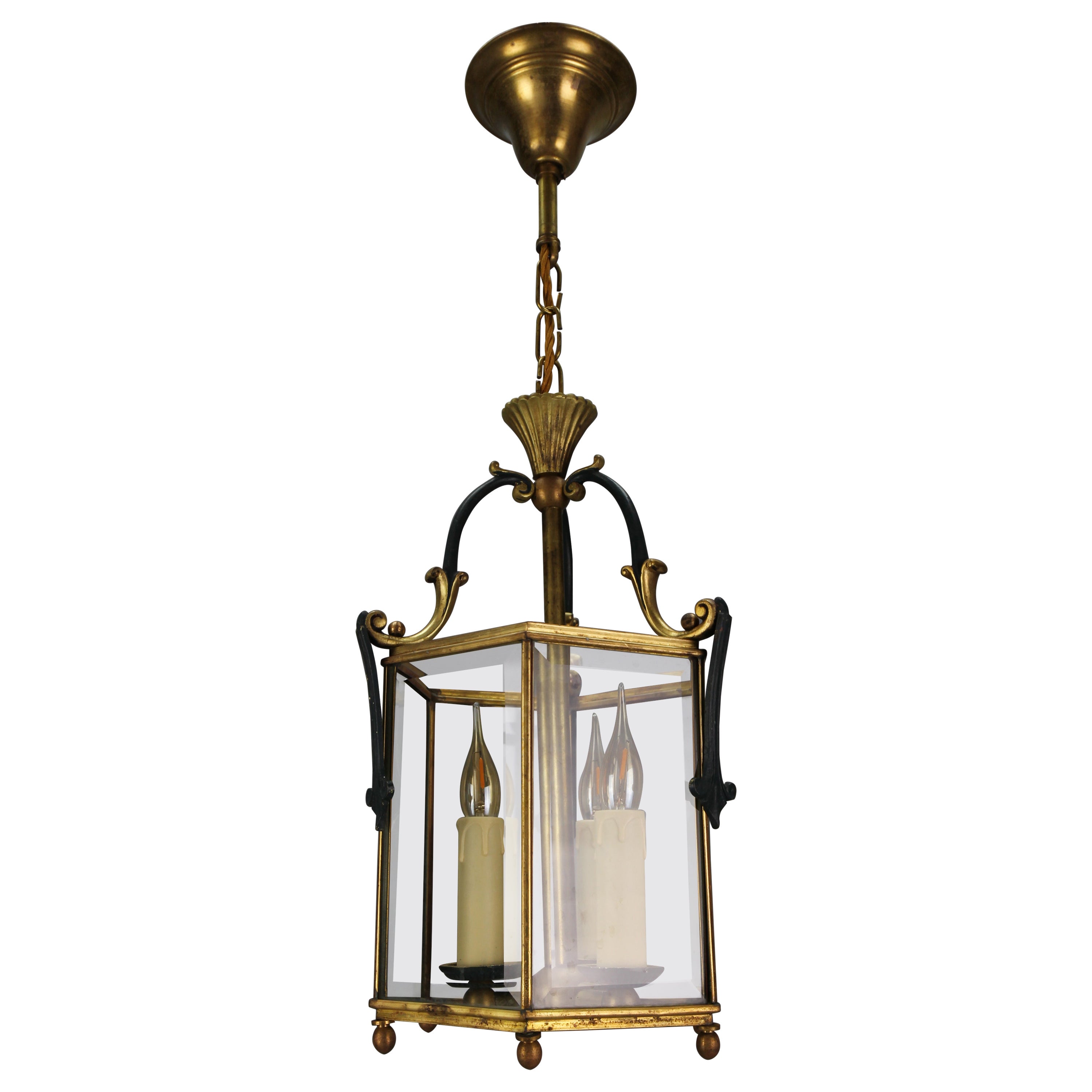 French Neoclassical Style Brass and Beveled Clear Glass Hexagonal Lantern, 1920s For Sale