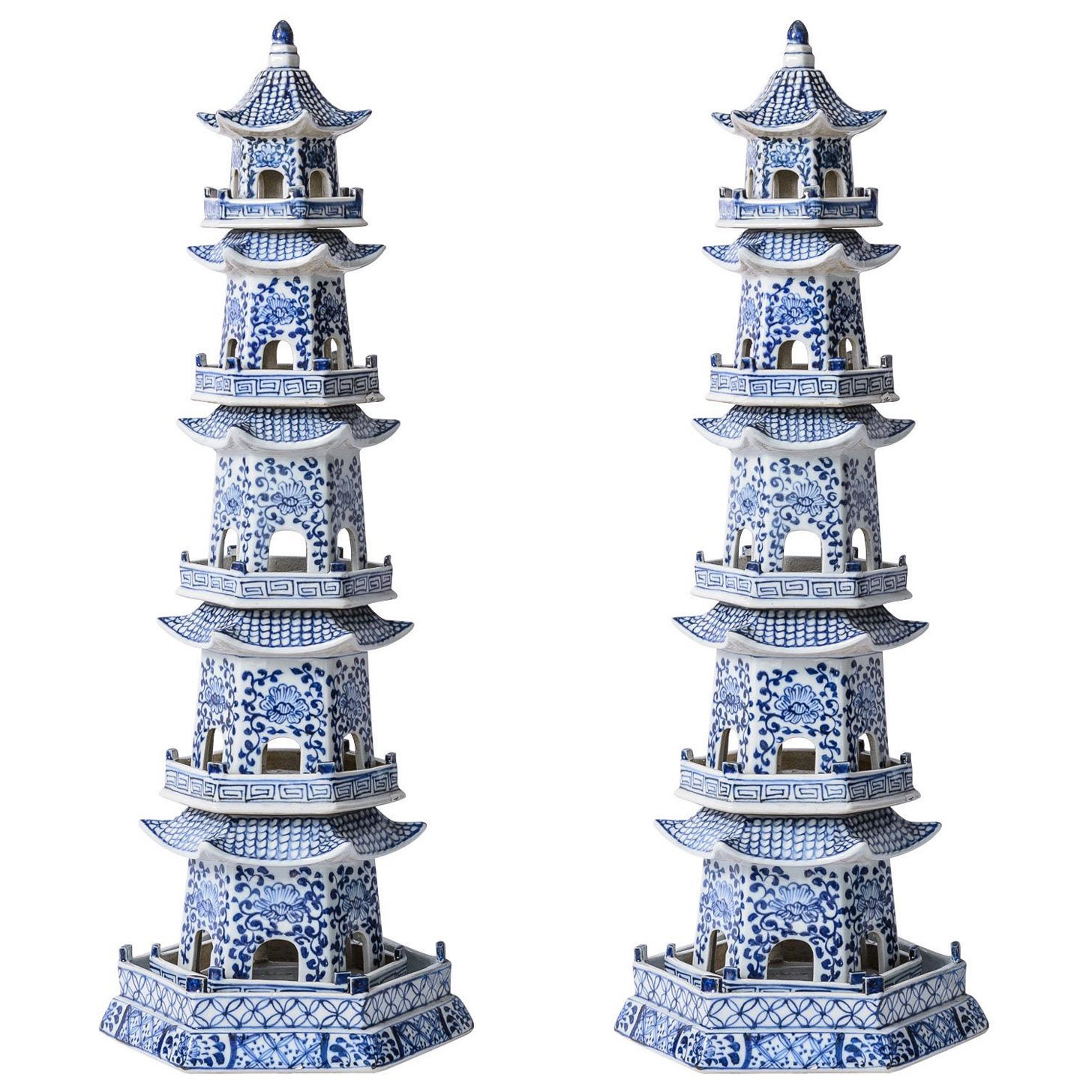 Paire de grandes pagodes chinoises en porcelaine bleue et blanche 