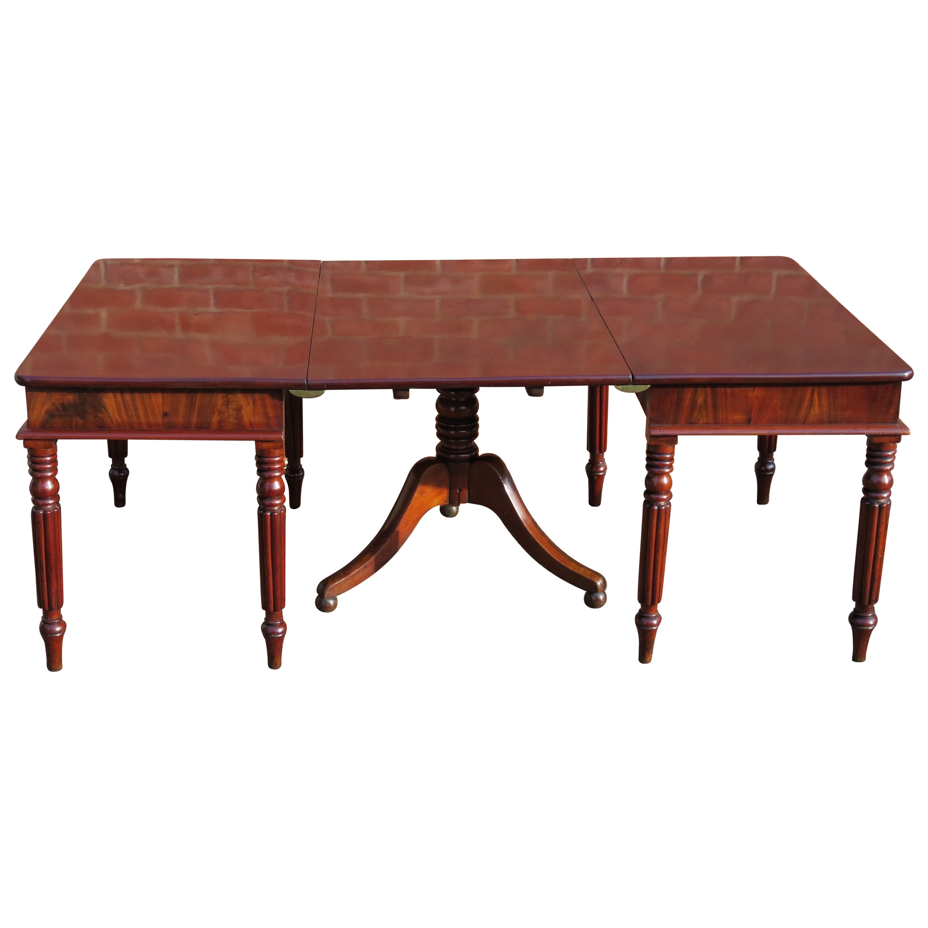 English Regency Period Extending Dining Table with centre pedestal,  Circa 1810 For Sale