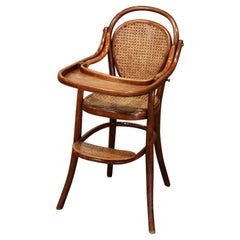 Französischer Babystuhl aus Bugholz und Schilfrohr des frühen 20. Jahrhunderts von M. Thonet