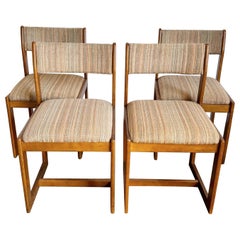 Moderne Holzstühle aus der Mitte des Jahrhunderts – 4er-Set