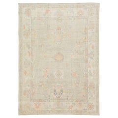Tappeto turco contemporaneo in lana floreale Oushak in beige