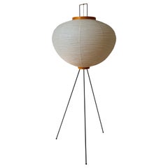 Isamu Noguchi Akari Lichtskulptur, Stehleuchte Modell 10A