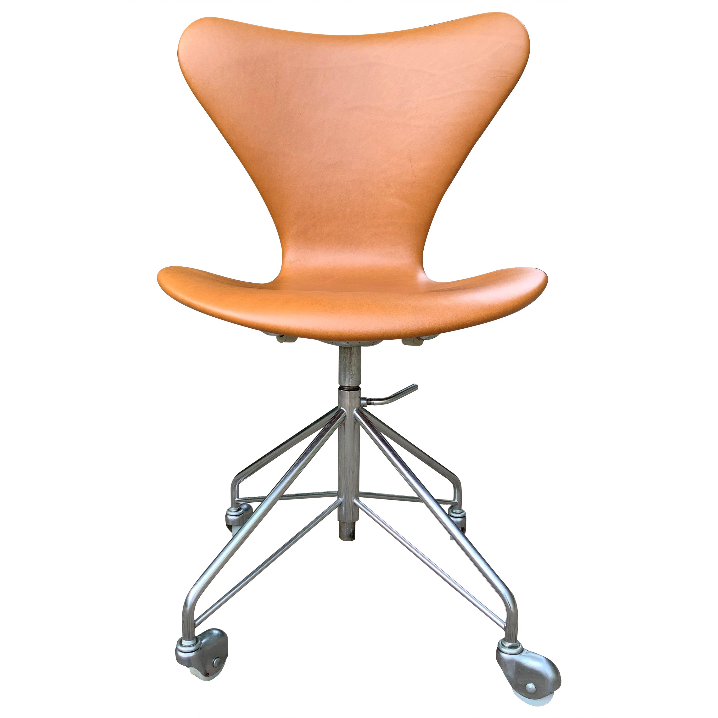 First Edition Arne Jacobsen 3117 Desk Swivel Chair by Fritz Hansen  For Sale