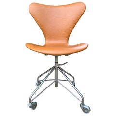 Vintage First Edition Arne Jacobsen 3117 Desk Swivel Chair by Fritz Hansen 