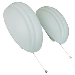 Paar ovale Putzler SCONCES weißes Glas satiniertes Glas 1970er 1980er Jahre