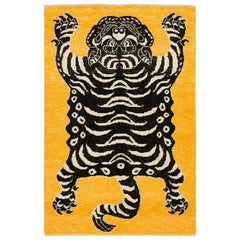 5 x 7 Tapis contemporain en laine nouée à la main, couleur verge d'or, avec un design de tigre