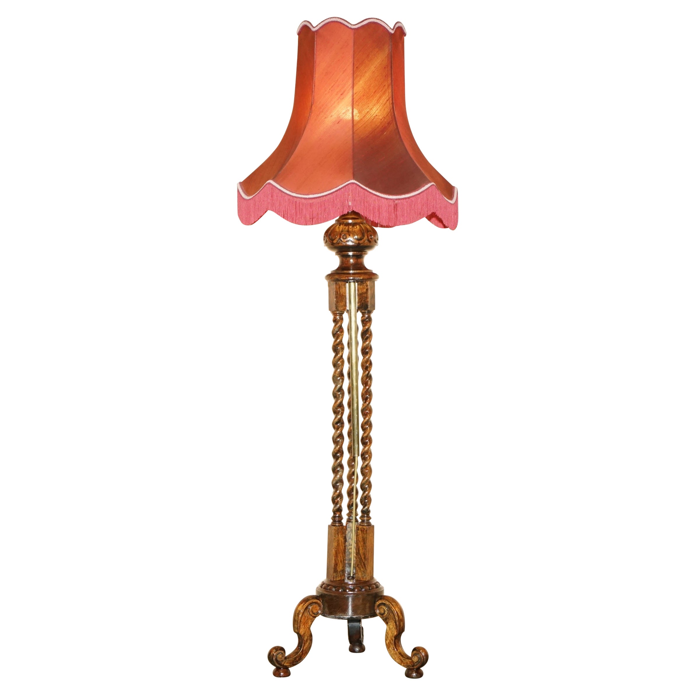ViCTORIAN WALNUT THREE PILLAR LARGE FLOOR STANDING LAMP THAT'S HEIGHT ADJUSTABLE For Sale