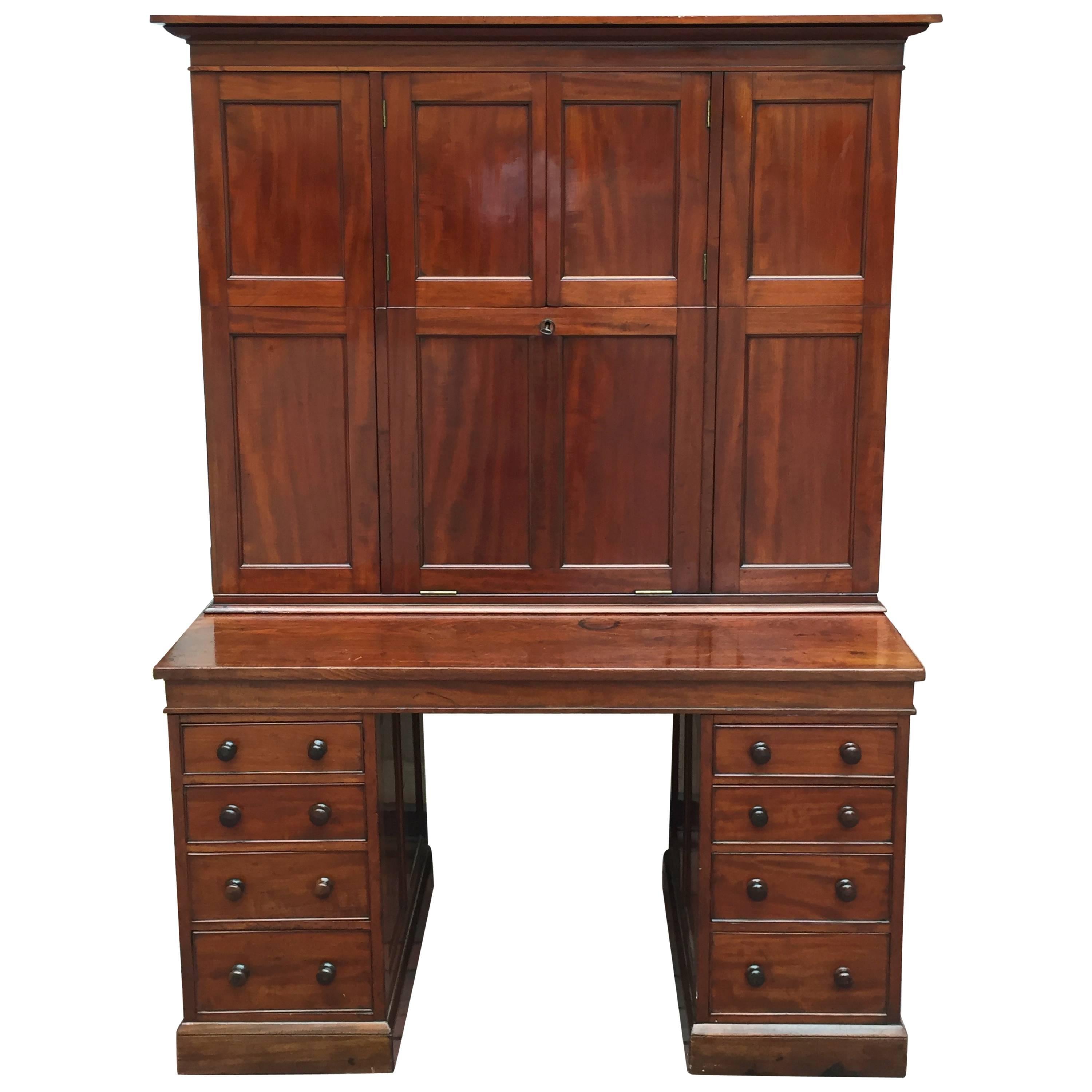 Englischer Estate Managers-Schreibtisch aus Mahagoni, um 1830 im Angebot
