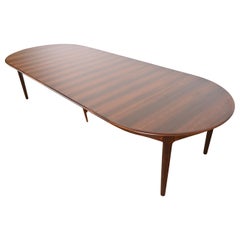 Henning Kjærnulf pour Sorø Stolefabrik Table de salle à manger danoise moderne en bois de rose