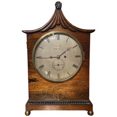 Horloge anglaise à support en bois de rose par Walsh, Newbury  c 1825