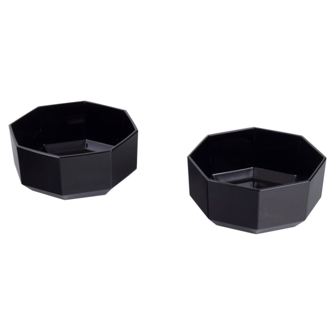 Arcoroc, France. Two octagonal bowls in black porcelain. 1970s/1980s.  For Sale