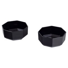Arcoroc, France. Two octagonal bowls in black porcelain. 1970s/1980s. 