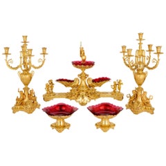 Centro de mesa de metal dorado para el duque de Esparta, de Elkington & Co.