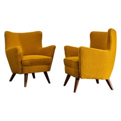 Ein Paar gelbe Sessel, entworfen von Luigi Caccia Dominioni im Jahr 1944