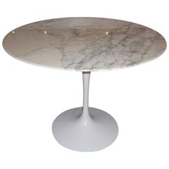 Dining Table Eero Saarinen Tulip, Top Arabescato Marble Dining Table Eero Saarinen Tulip, Top Arabescato Marble