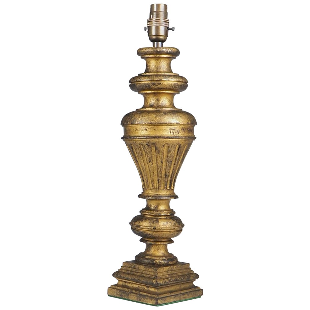 Lampada da tavolo in legno dorato intagliato Antique French