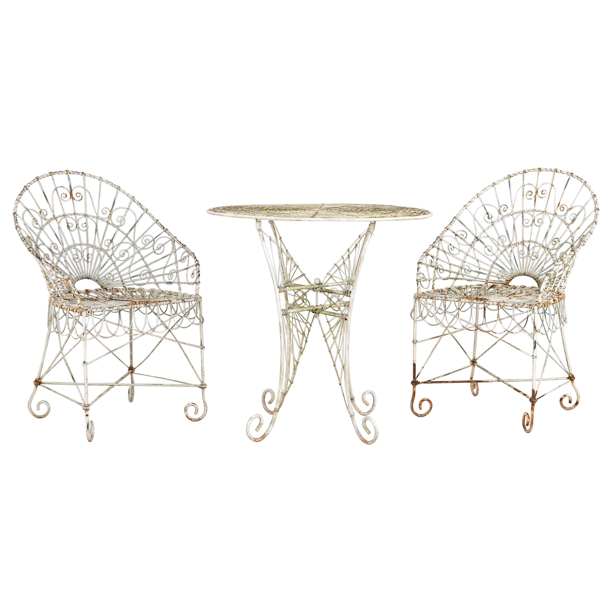 Paire de chaises et tables basses de style victorien en fil métallique blanc, France 1960