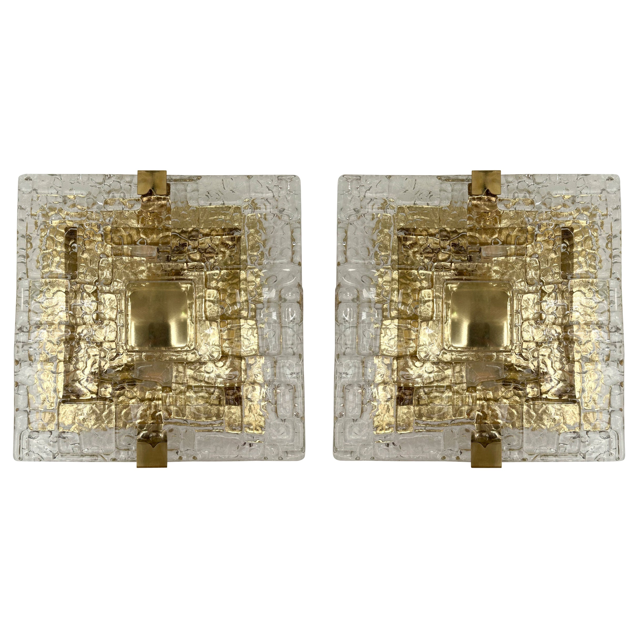 Contemporary Pair of Sconces Brass and Murano Glass Textured Blade, Italy For Sale
