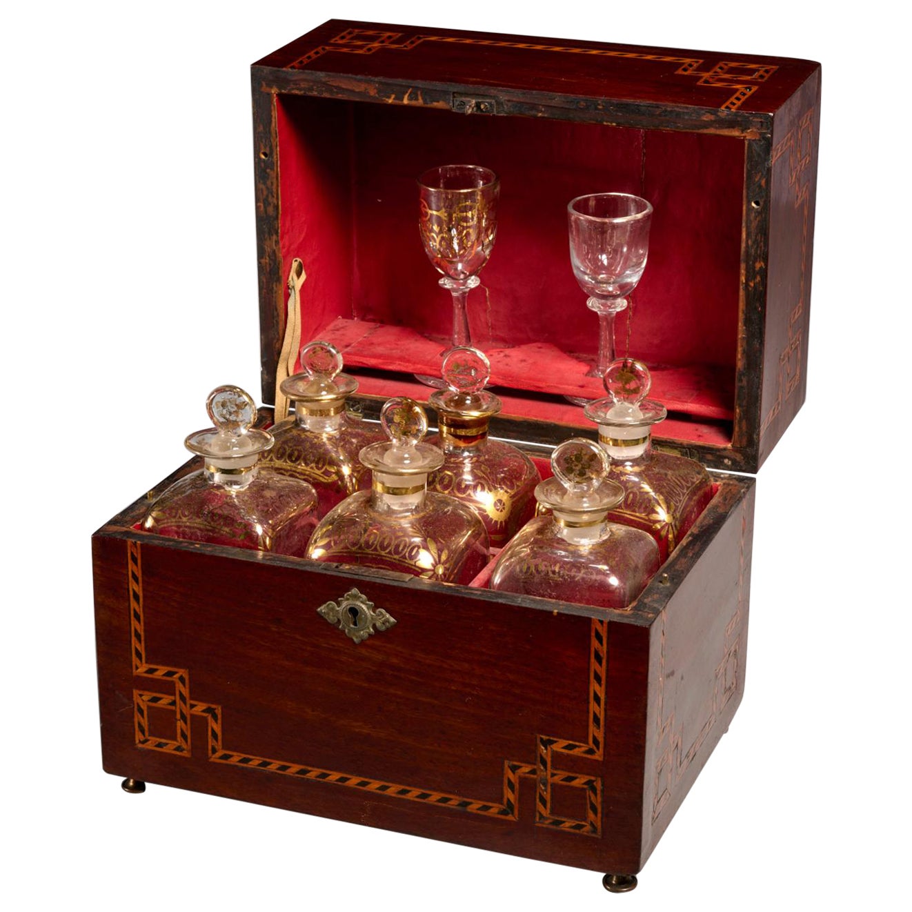 Cave À Liqueur de Parquetería y Caoba del S. XIX, 6 Decantadores Decorados, 2 Copas en venta