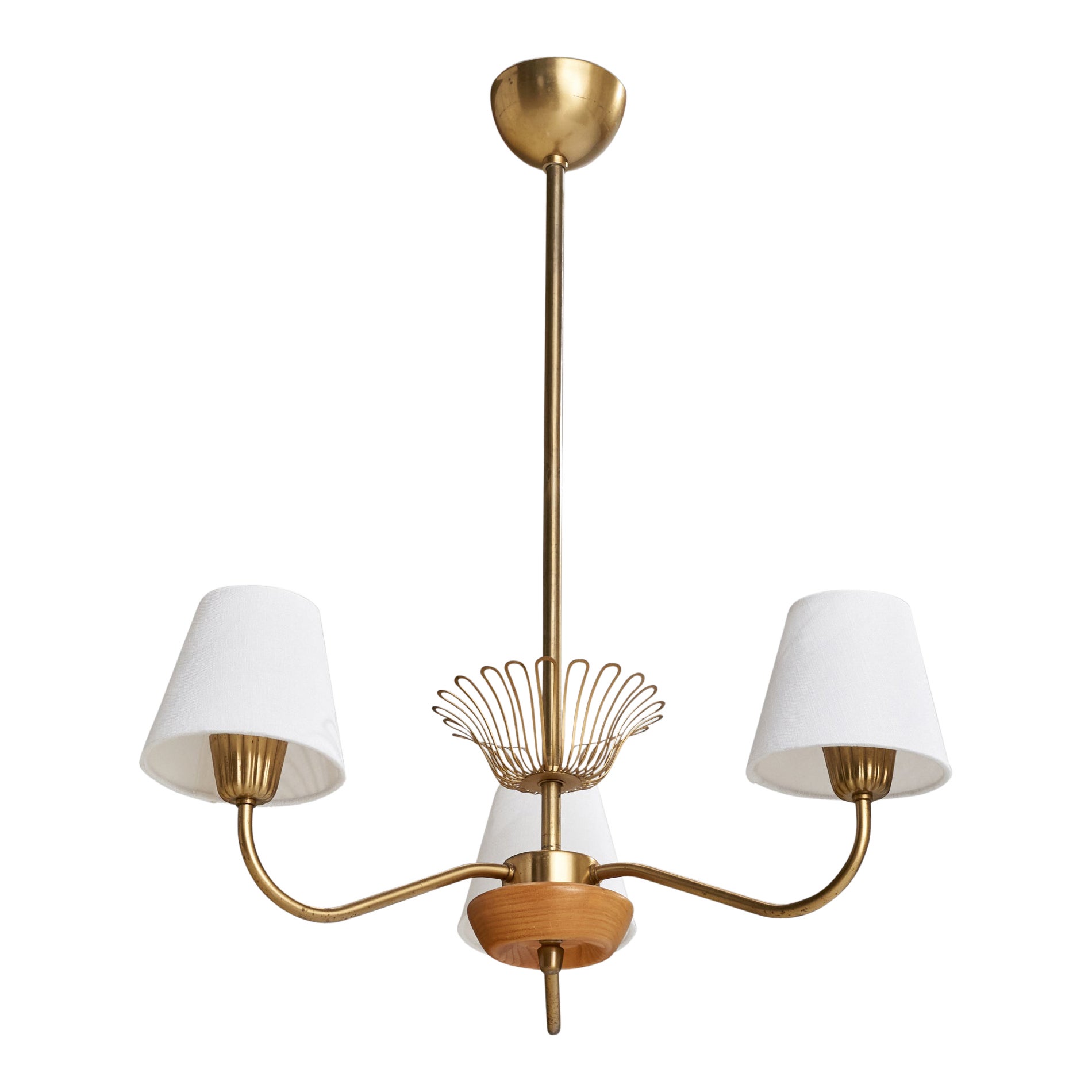 Schwedischer Designer, Kronleuchter, Messing, Ulme, Stoff, Schweden, 1940er Jahre